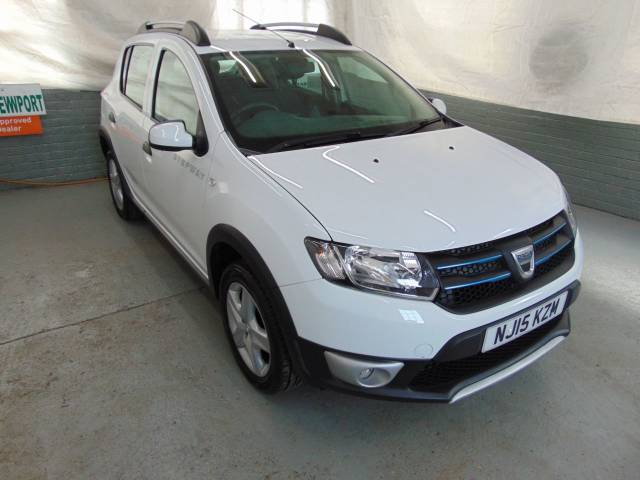Dacia Sandero Stepway 0.9 TCe Laureate 5dr Hatchback Petrol White