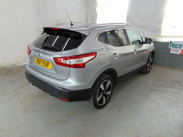 2017 Nissan Qashqai 1.2 DiG-T N-Vision 5dr
